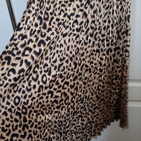 Sadie and Love cheeta print midi skirt, size medium - Picture 3 of 5